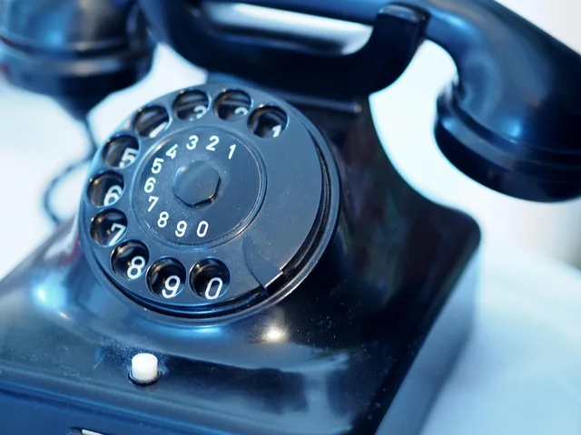 phone, office, dial, communication, make a phone call, technology, business, telephone receiver, workplace, keys, secretary, work, phone call, listener, vintage, old, retro. Porting a Business Phone Number: The Steps and Where It Goes Wrong